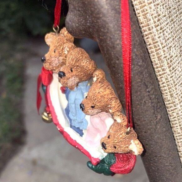 Kurt Adler Christmas Caroling Bears Resin Holiday Ornament. - Picture 5 of 5